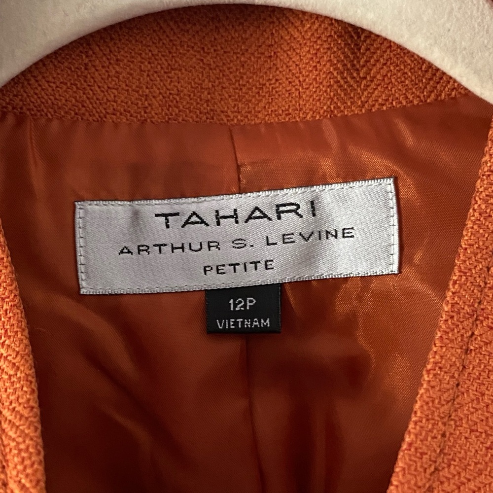 Tahari women’s burnt orange jacket with brown buttons size 12P office autumn - Picture 5 of 7